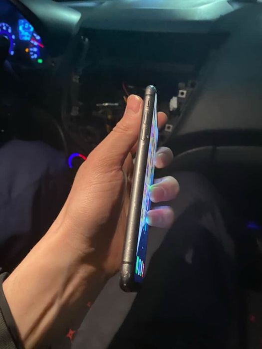 Продам Айфон 11 128gb