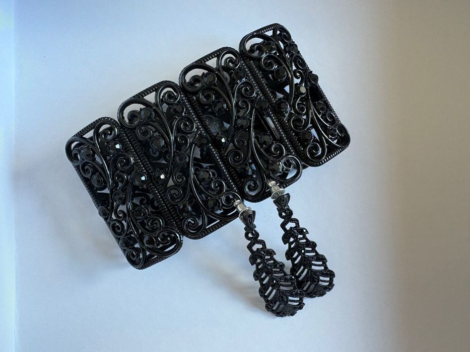 Комплект дамски бижута гривна и обици