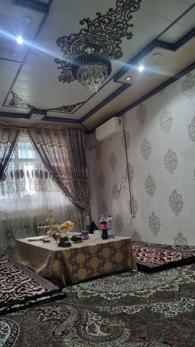 Nurobot shahrida 3 honali  UY SOTILADI