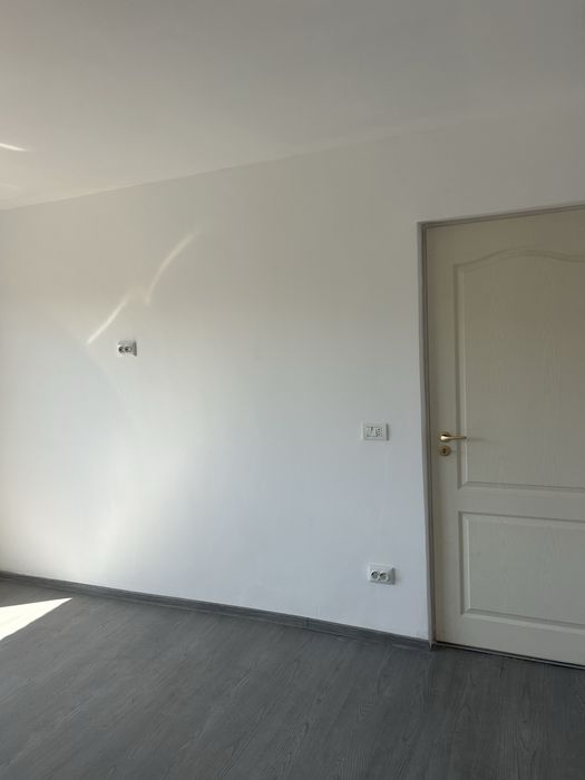 Vand apartament cu 2 camere