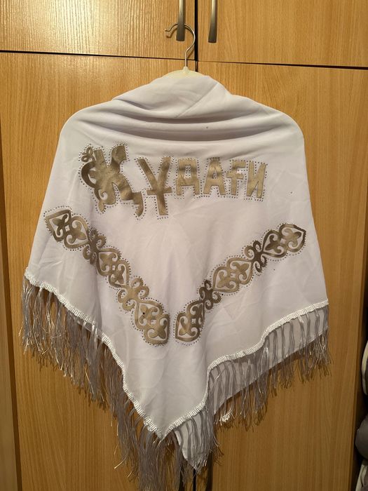 Продам платок белый