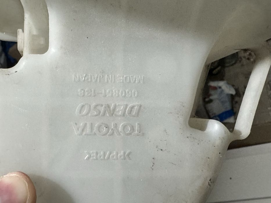 Бачок омывателя Лексус Lexus is250/300/350