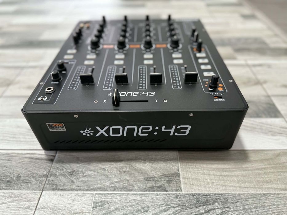 Allen & Heath Xone:43 – Mixer DJ profesional 4 canale – stare foarte bună