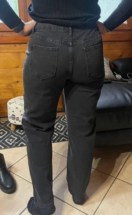 Blugi noi femei se aseaza super