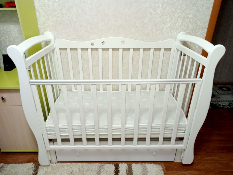 Детская кроватка