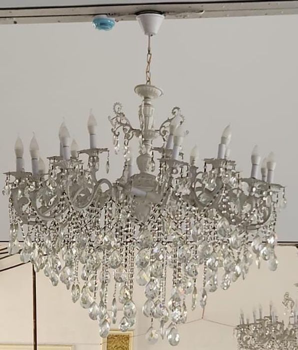 Люстра продам в хорошем состояний. Можете посмотреть в ресторане Рания