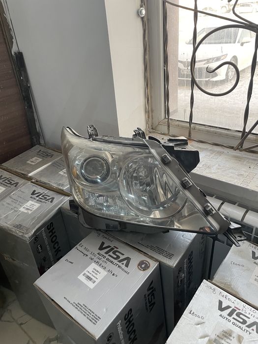 Lexus 570 до рест фар правый оригинал