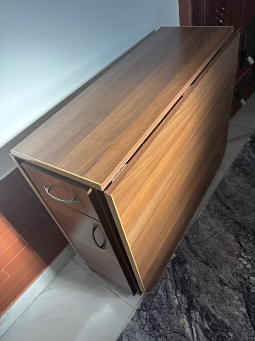 vând masă extensibilă