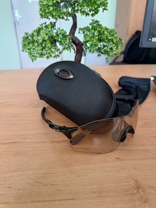 Очила OAKLEY - 60 €