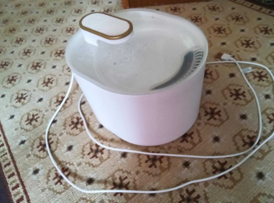 воден фонтан  за домашни люимци