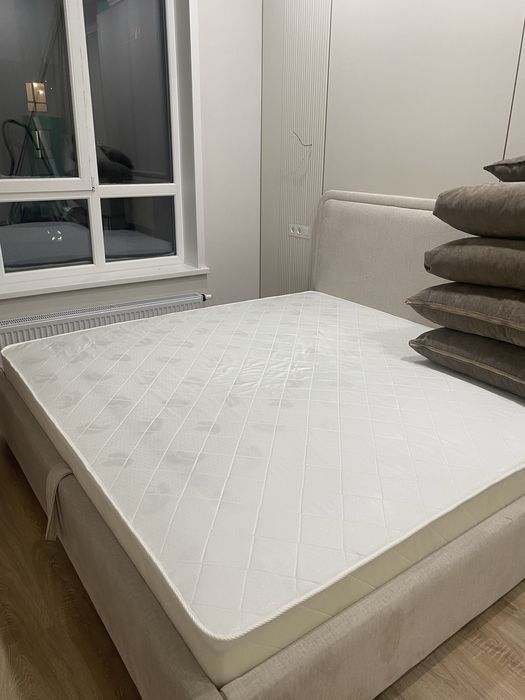 Продам новый матрас  размер 200*200