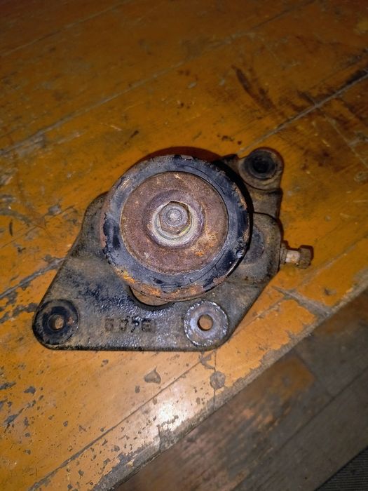 Натяжитель ремня кондиционера