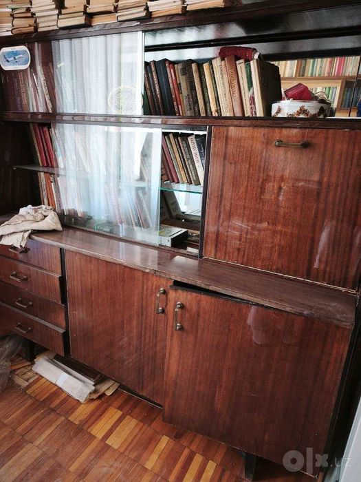 Сервант в хорошем состоянии