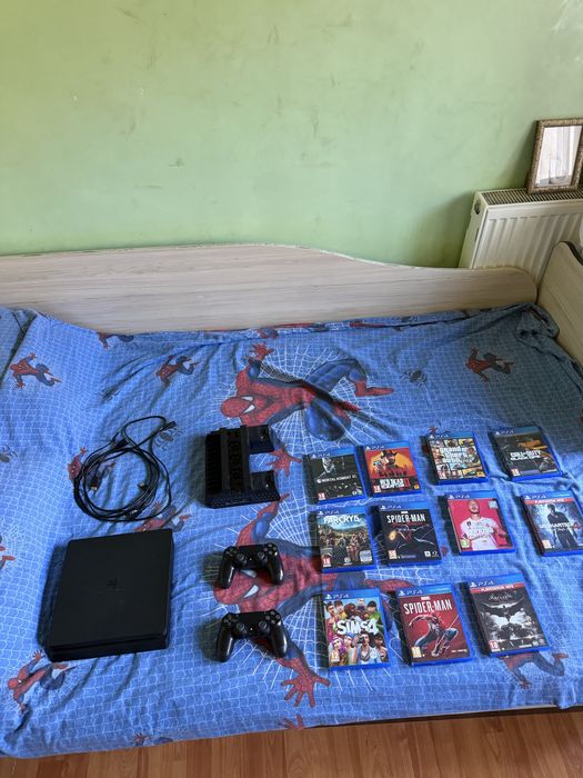 PlayStation 4 Slim