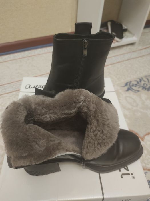 Продам обувь 38р. новая