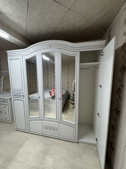 Спальный гарнитур