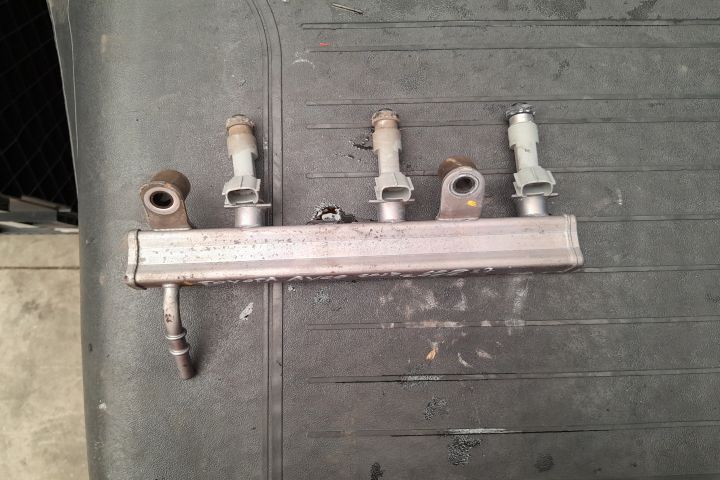 Rampa injectoare 2325000030 2325000030 Toyota Aygo a 2-a generatie