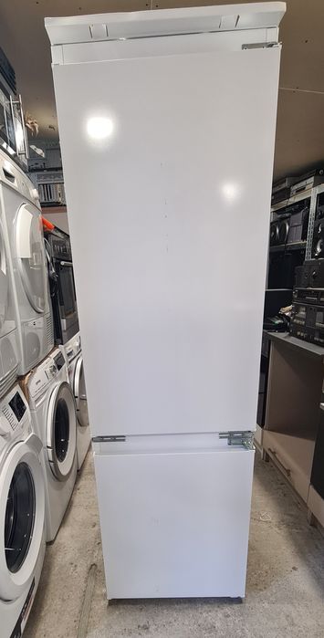 Комбиниран хладилник за вграждане  Whirlpool ART 6500/A+