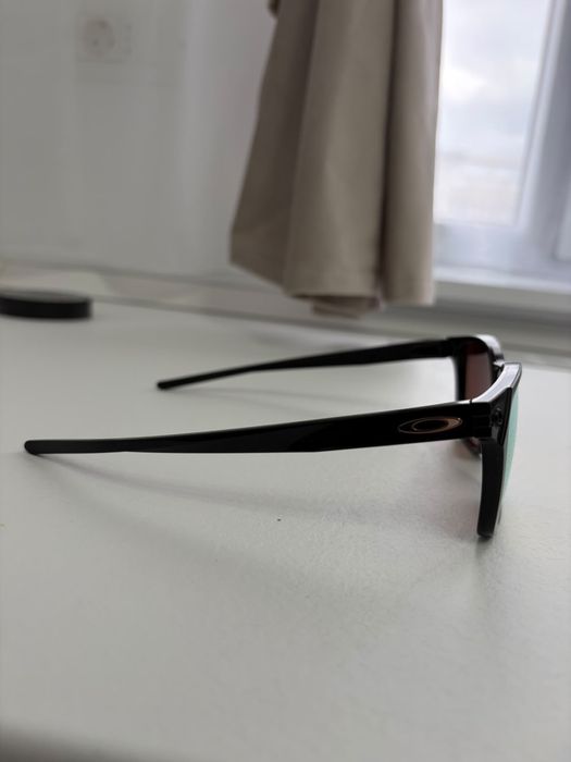 Vand ochelari de soare Oakley