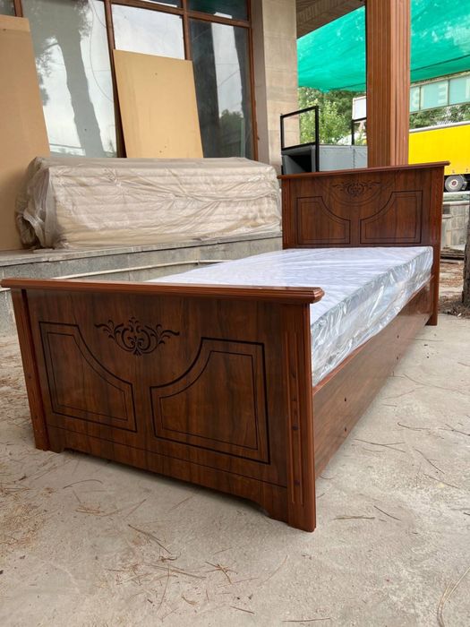 Крават 100% мдф с матрасом  ( Глория)