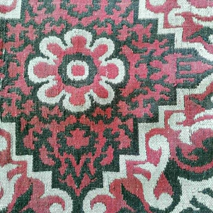 Автентичен вълнен килим 3.80 х 2.30 см