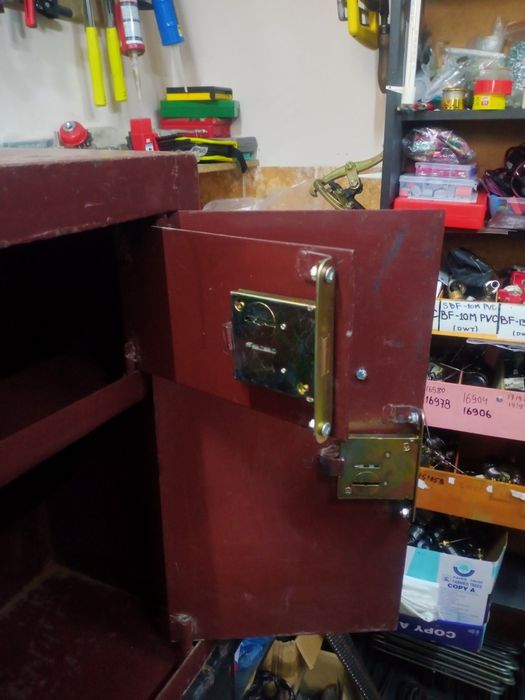 Продам советский сейф