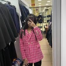 Твидовый пиджак и рубашка черная