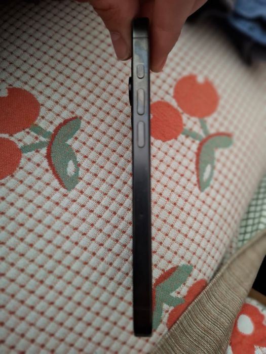 Айфон 15 про продам