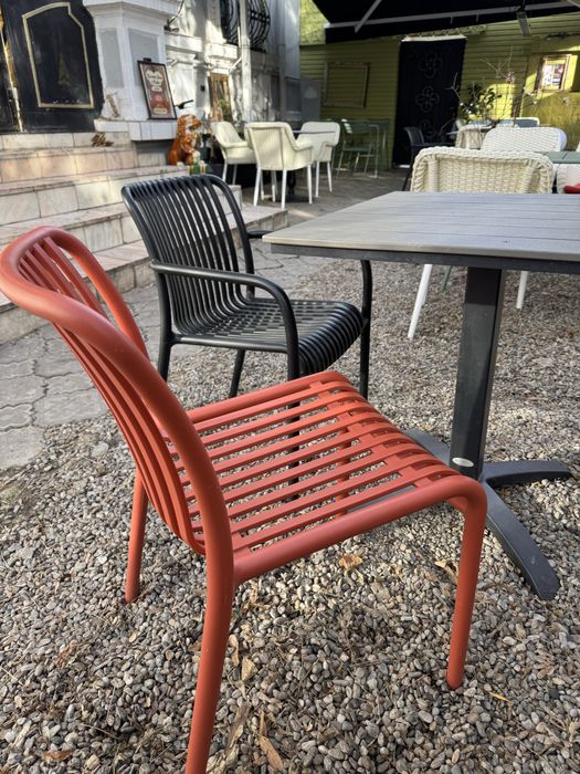 Scaune  si bāncuță "industrial type".