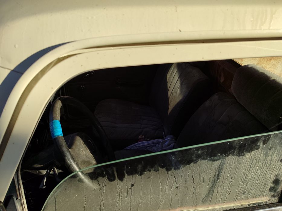 АЗЛК. Perashkavoz sotiladi. Dakumenti bor