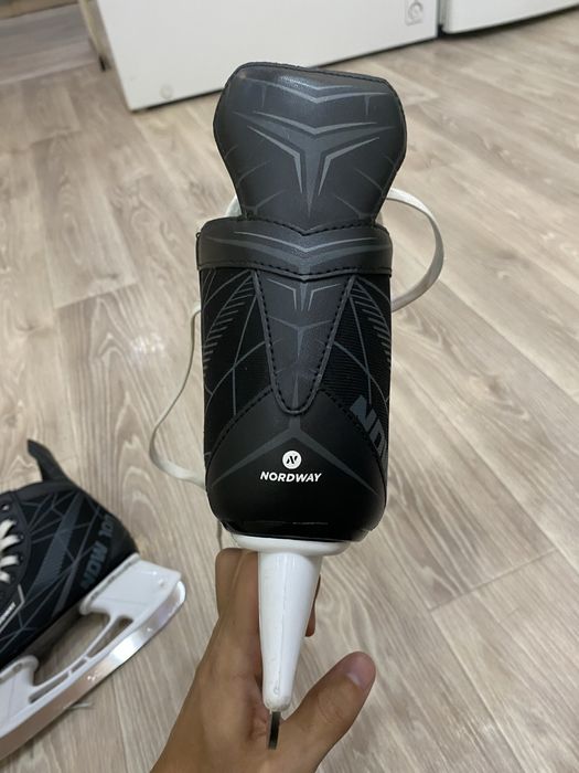 коньки хоккейные