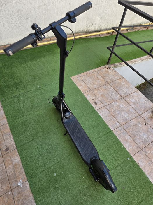 Trotineta electrica Ninebot F2 plus 25km/h, autonomie 40km