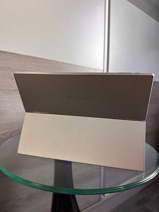 VGKE лаптоп-таблет(тъч скрийн)