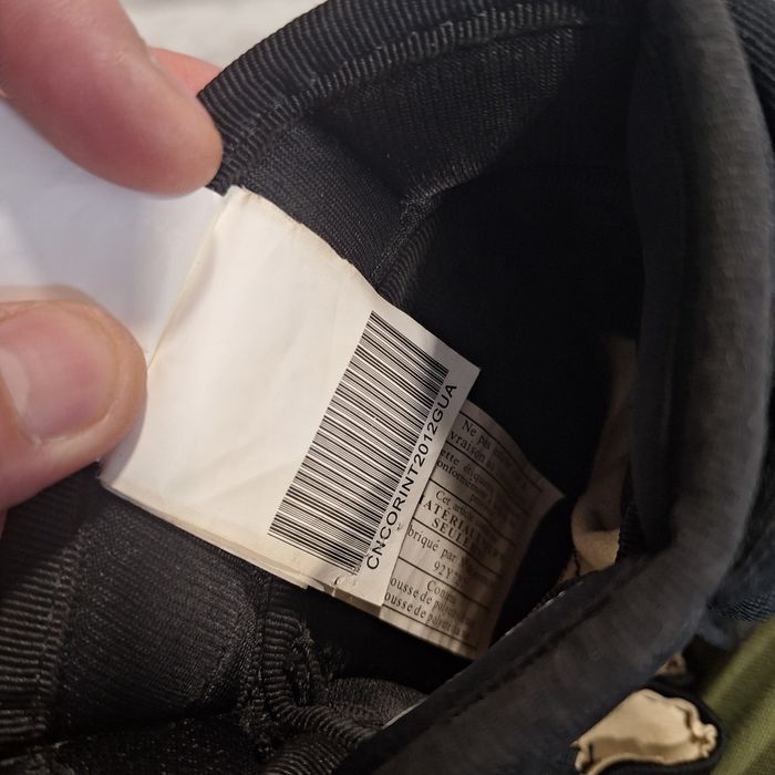 Manusi pentru hochei pe gheață CCM mărimea 9 inchi(aproximativ 23 cm)