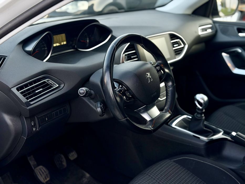 Peugeot 308  2019  Primul proprietar  Cumpărată de nouă din România