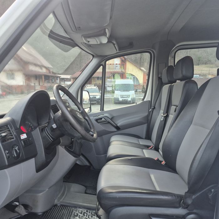 Vand vw crafter 2.0 tdi 6+1 trepte  7 locuri.140 cp.top