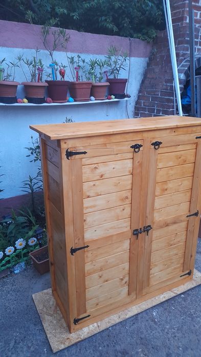 Mobilier Rustic cu feronerie rustica