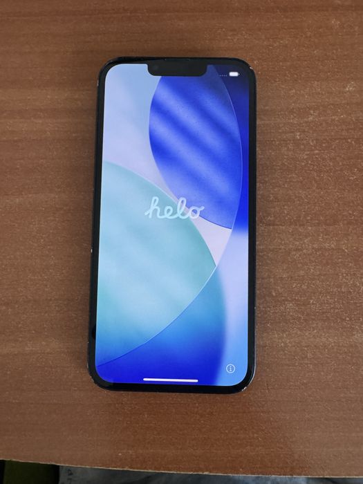 Vand iphone 13 negru