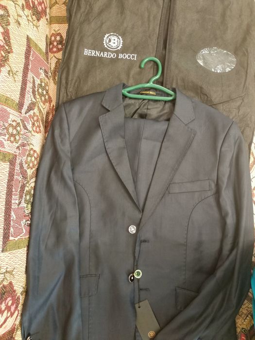 Продам мужской костюм