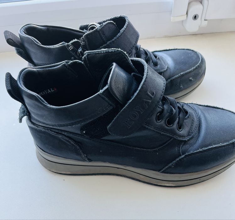 Детский ботинки кроссовки тапочки .