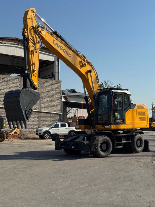 22 tonnalik g'ildirakli ekskavator LiuGong
