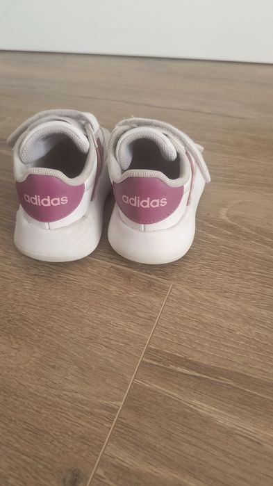 Маратонки за момиче Adidas