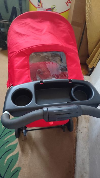 Очень практичная детская коляска