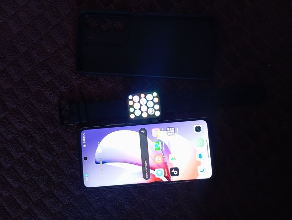 Продам телефон срочно