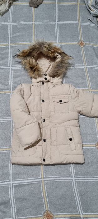 Продаю Куртки и пальто на возраст от 2  до 7 лет.