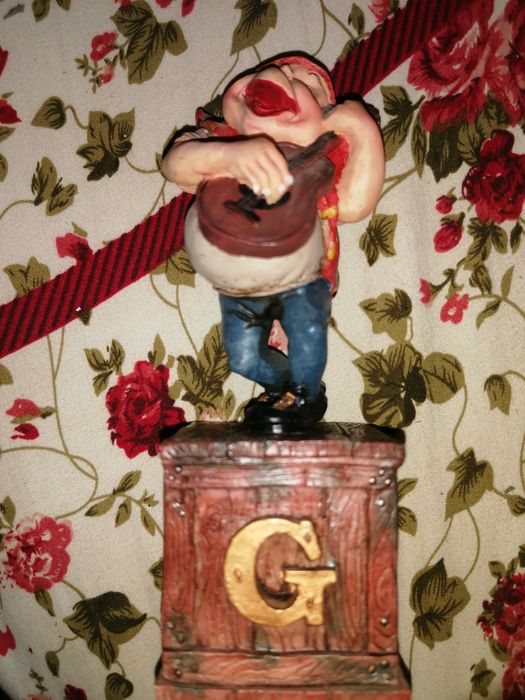 Statueta terra lavartica