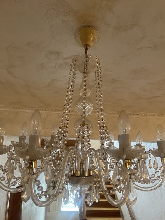 Продам хрустальную люстру