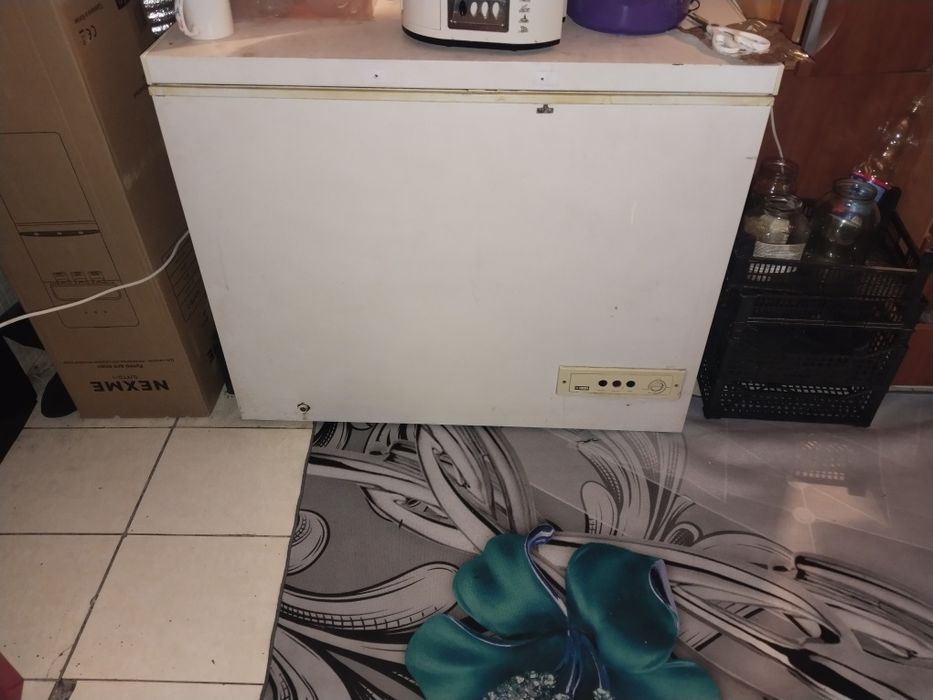 Продам морозильник