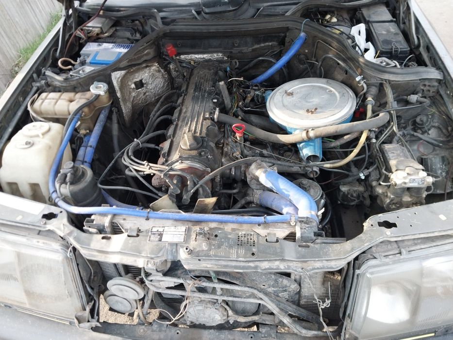 Мерседес 124 260 е