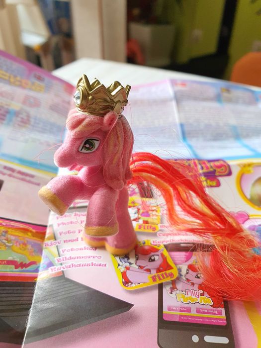Figurina ponei Filly Royal Queen Crystal